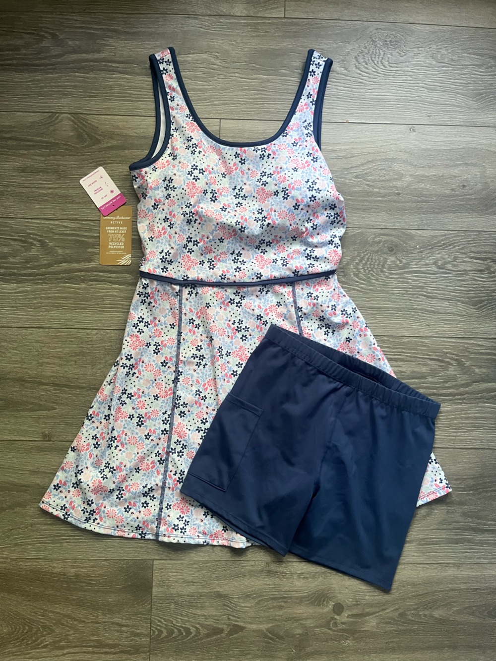 NEW Tommy Bahama Active White Navy Floral Dress Shorts Set Tennis Preppy Golf S